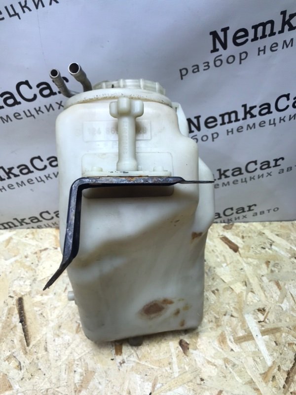Бачок омывателя Mercedes W124 1992