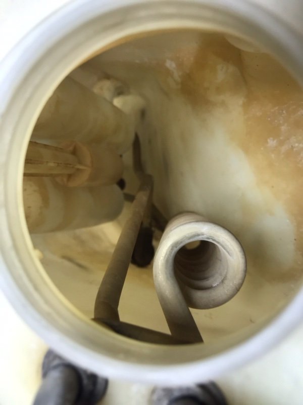 Бачок омывателя Mercedes W124 1992