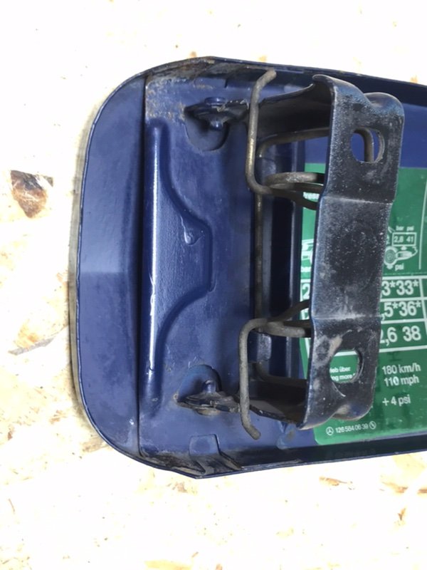 Лючок бензобака Mercedes W126 1988 420SE