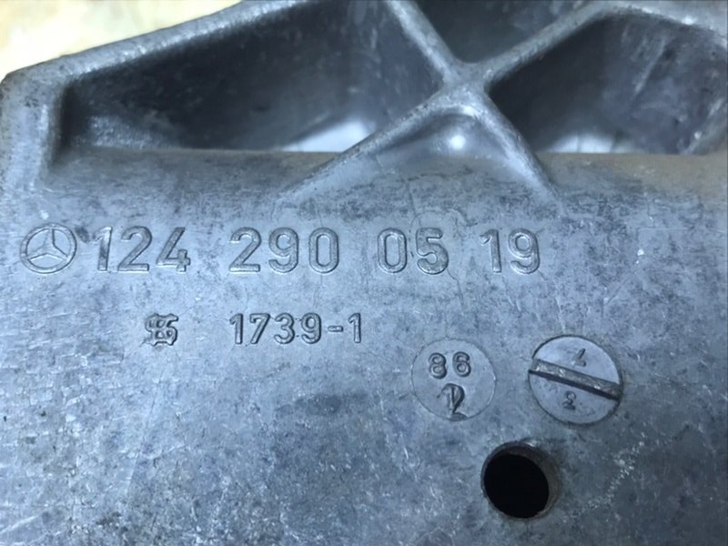 Педаль тормоза Mercedes W124 1989 E260