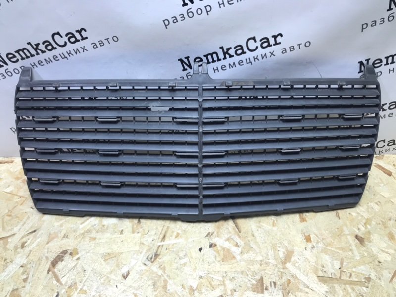 Решетка радиатора Mercedes W124 1993 E320