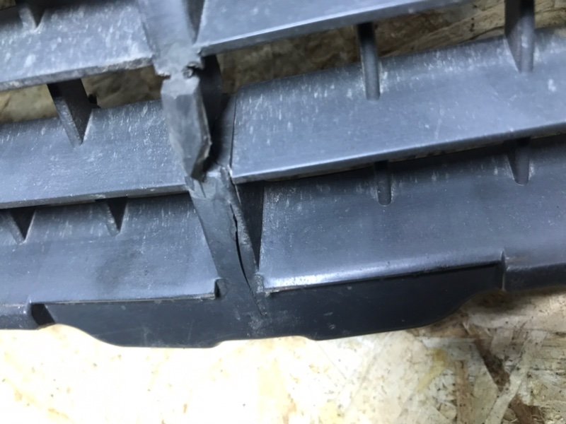 Решетка радиатора Mercedes W124 1993 E320