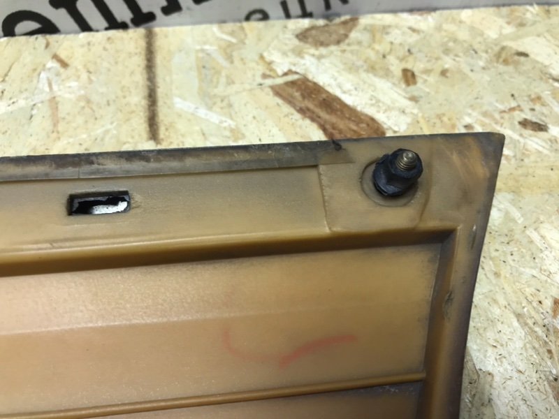 Молдинг двери Mercedes W126 1980