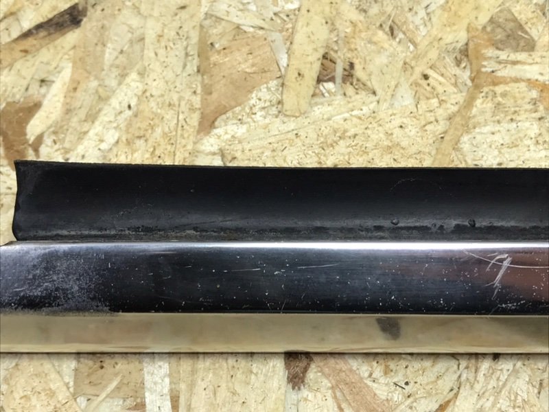 Молдинг стекла двери Mercedes W126 1988 420SE