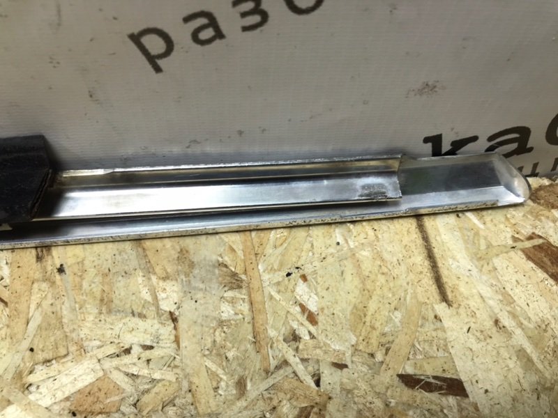 Молдинг стекла двери Mercedes W126 1988 420SE