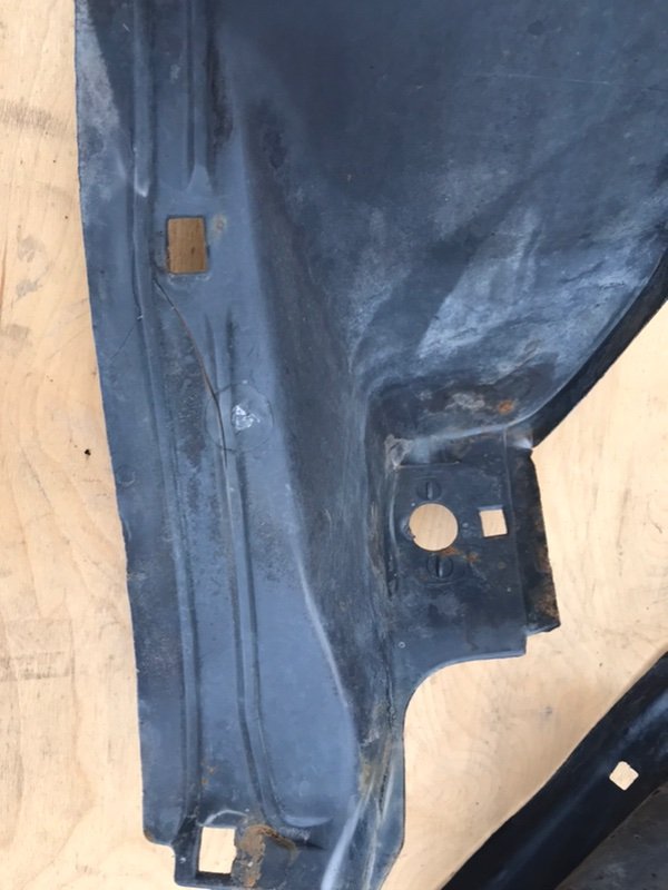 Подкрылки Mercedes W124 1993 250D