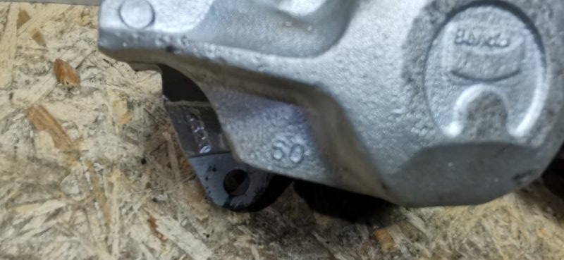 Суппорт тормозной ПАРА Mercedes w123 1980 Седан