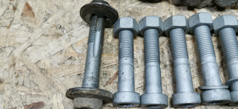 Болты подвески Mercedes W124 1993 E320