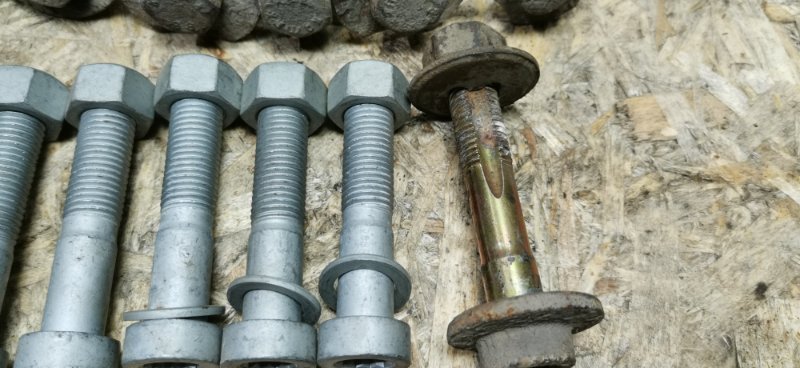 Болты подвески Mercedes W124 1993 E320