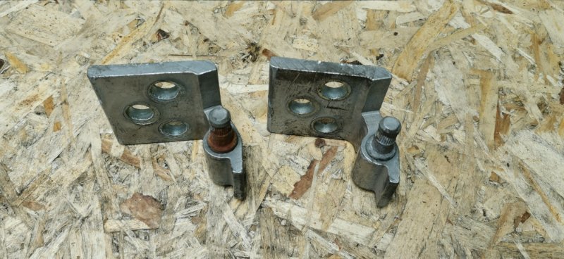 Петля двери Mercedes Vito 2008 639