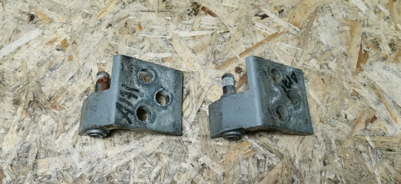 Петля двери Mercedes Vito 2008 639