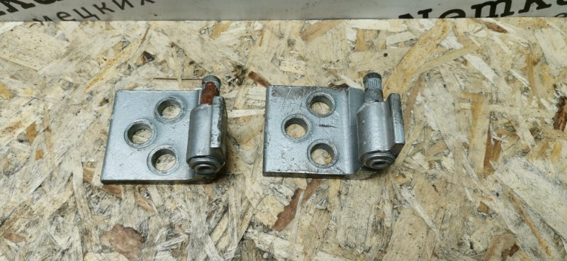 Петля двери Mercedes Vito 2008 639