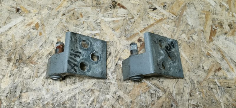 Петля двери Mercedes Vito 2008 639