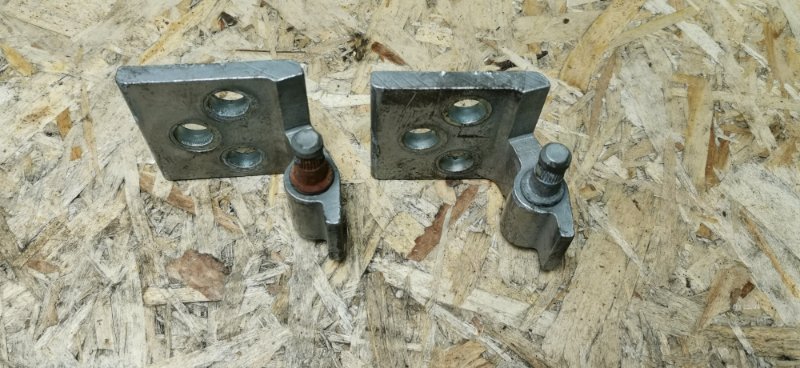 Петля двери Mercedes Vito 2008 639