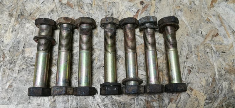 Болты подвески Mercedes w123 1980 Седан