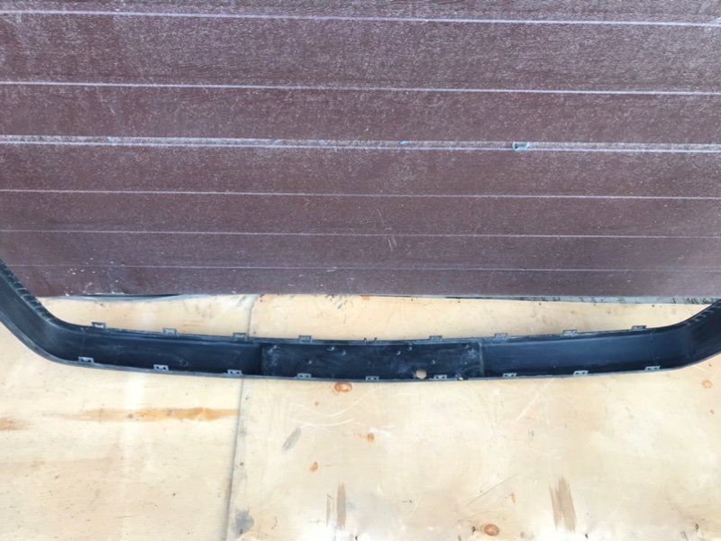 Накладка бампера Mercedes W124 1993 250D