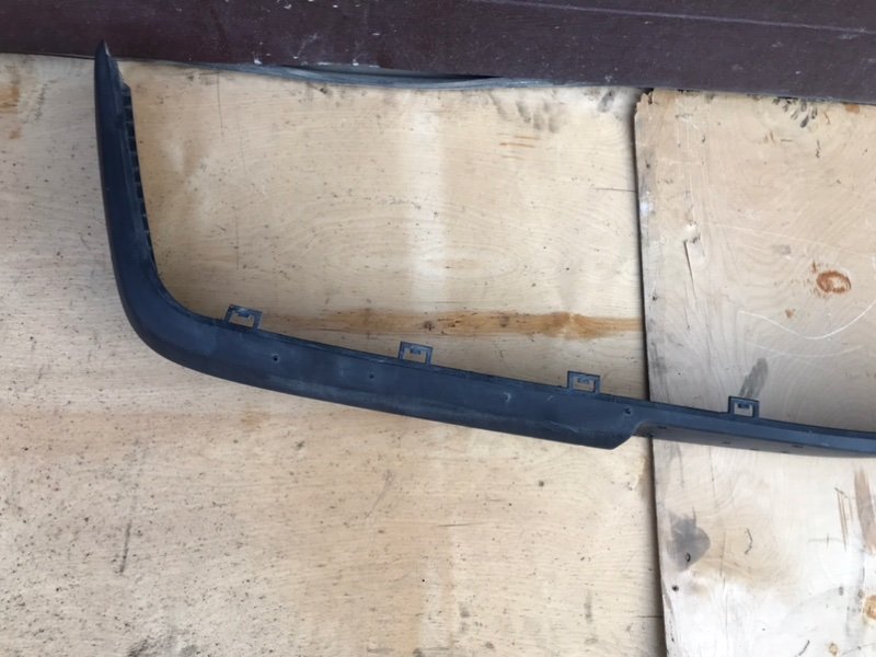 Накладка бампера Mercedes W124 1993 250D