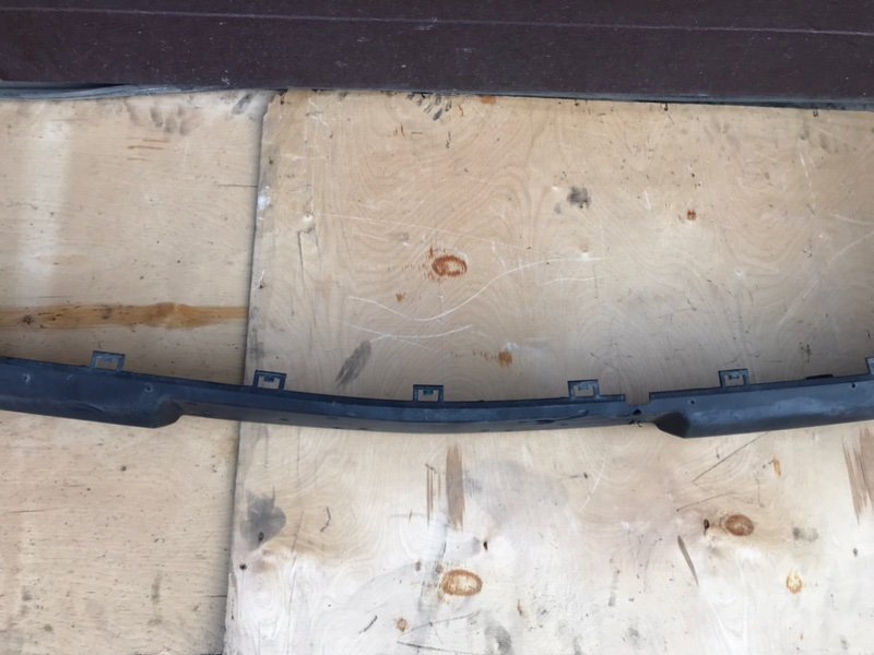 Накладка бампера Mercedes W124 1993 250D