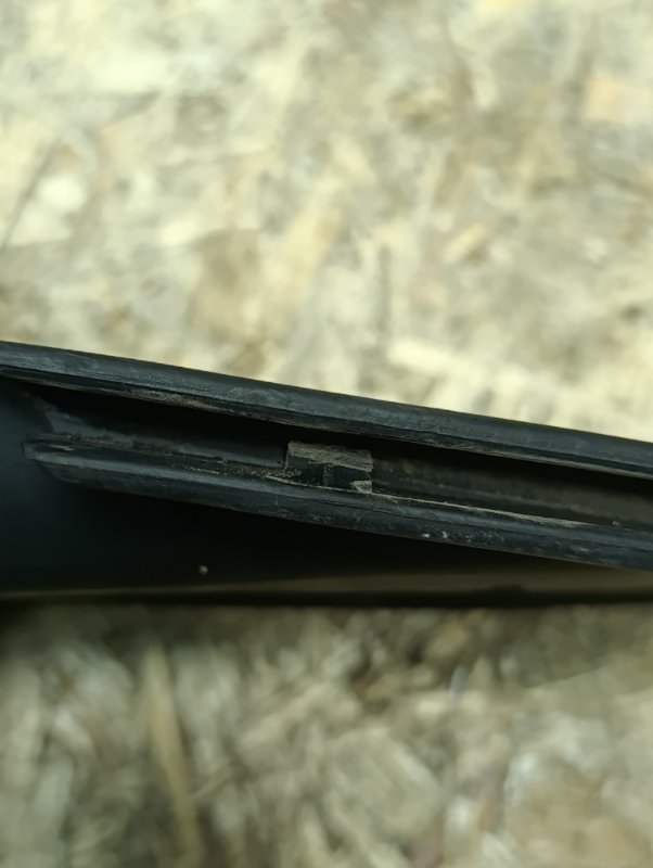 Брызговик Mercedes W126 1980