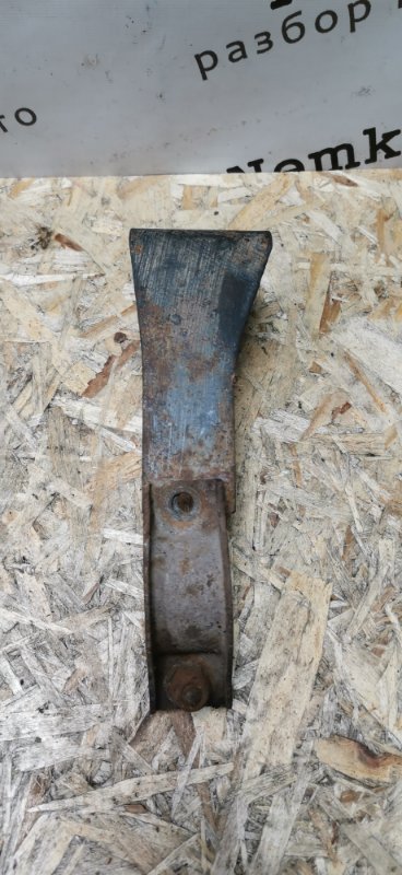 Кронштейн стабилизатора Mercedes W124 1989 E260