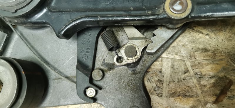 Педаль стояночного тормоза Mercedes W124 1994 Седан