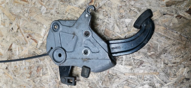 Педаль стояночного тормоза Mercedes W124 1994 Седан