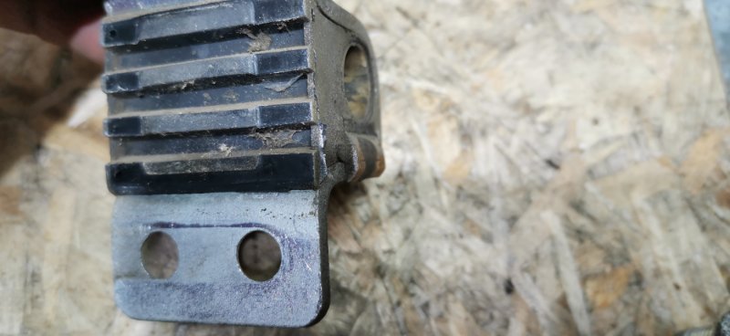 Фиксатор замка двери Mercedes w123 1980 Седан