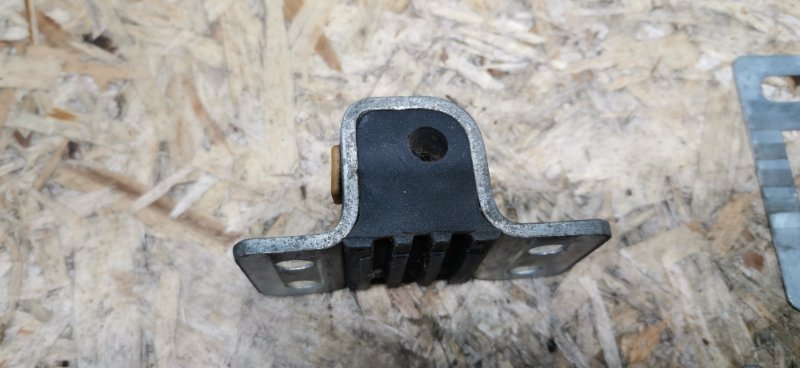 Фиксатор замка двери Mercedes w123 1980 Седан