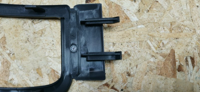 Рамка ручки двери внутренней Mercedes Vito 638