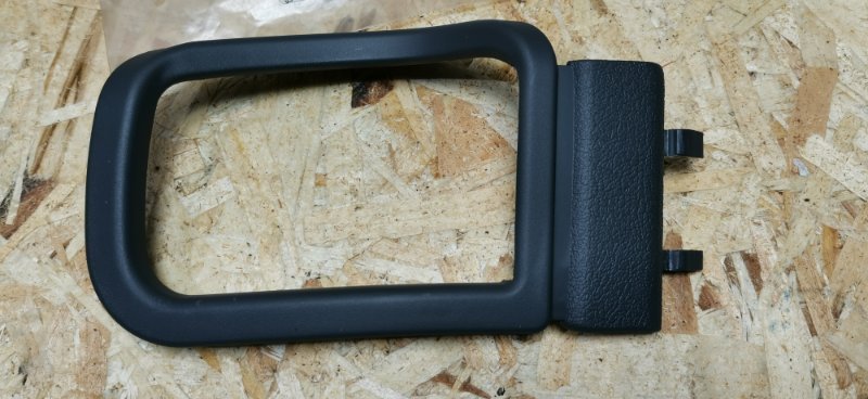 Рамка ручки двери внутренней Mercedes Vito 638