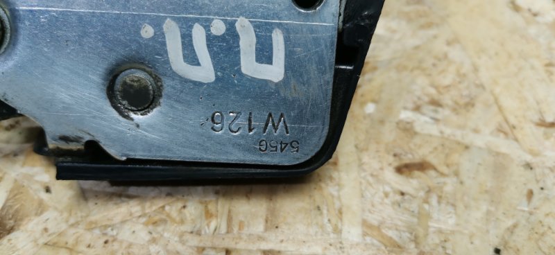 Замок двери Mercedes W126 1988 420SE