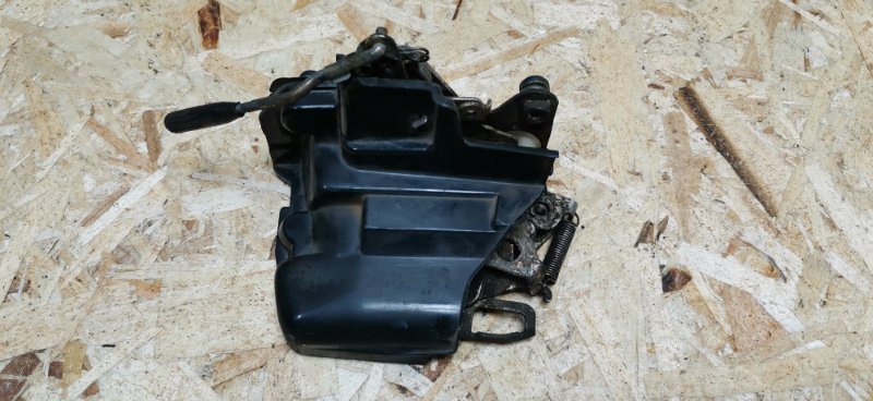 Замок двери Mercedes W126 1988 420SE