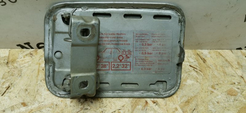 Лючок бензобака Mercedes w123 1980 Седан