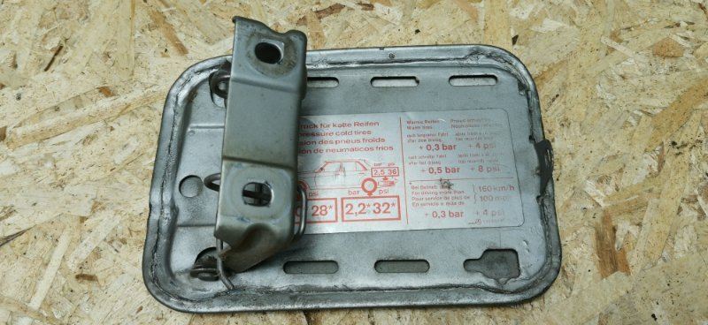 Лючок бензобака Mercedes w123 1980 Седан