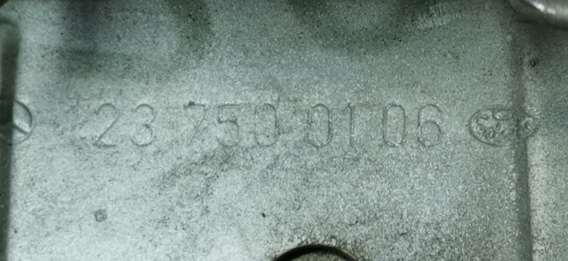 Лючок бензобака Mercedes w123 1980 Седан