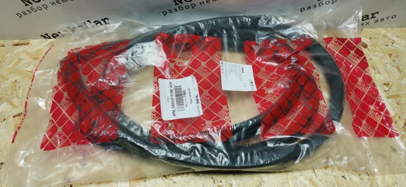 Уплотнитель лобового стекла Mercedes w123 Седан