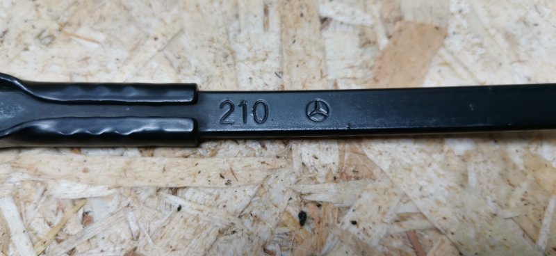 Поводок дворника Mercedes E55 AMG 1999 W210