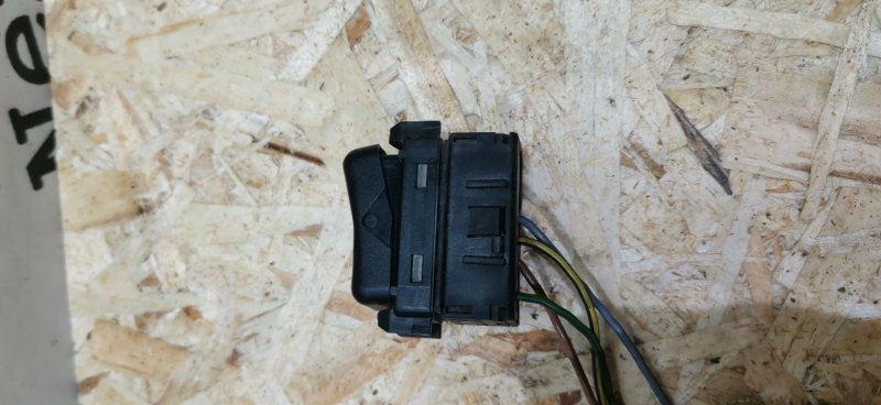 Кнопка освещения салона Mercedes W124 1994 Седан