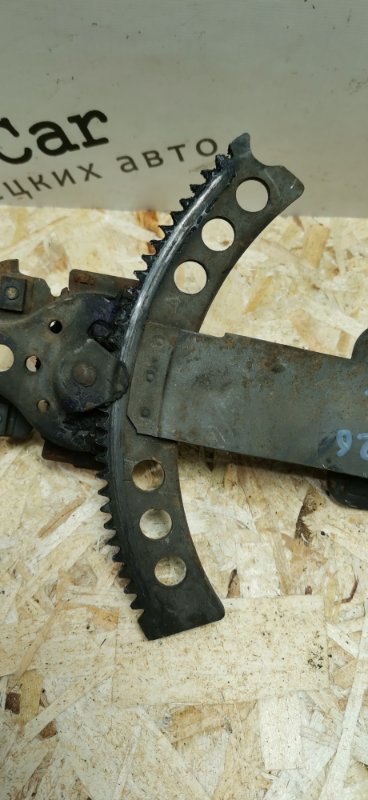 Стеклоподъемник Mercedes W126 1988 420SE