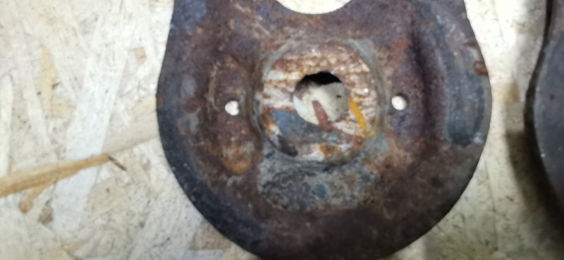 Кронштейн задней балки Mercedes w123 1980 Седан