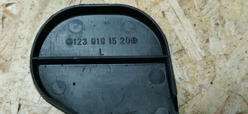 Крышка рельсы сиденья Mercedes w123 1980 Седан