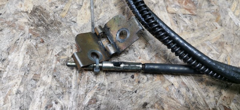 Трос люка Mercedes W124 1993 E320