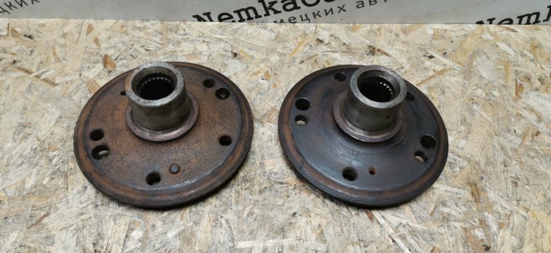 Ступица Mercedes W124 1989 E260