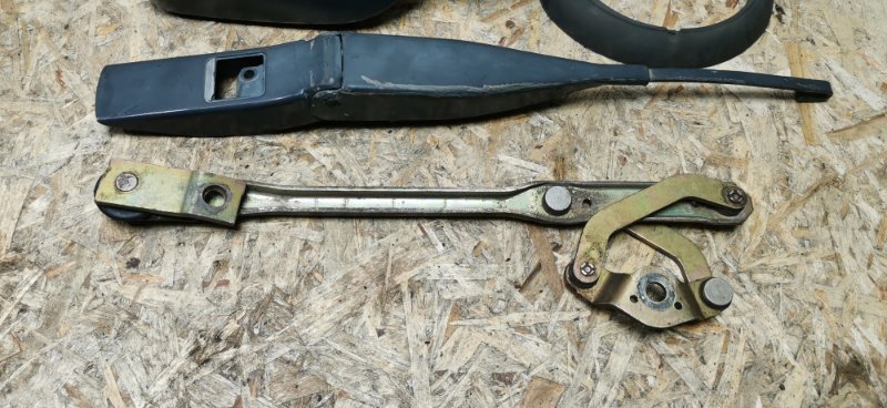 Трапеция стеклоочистителя Mercedes W124 1989 E260