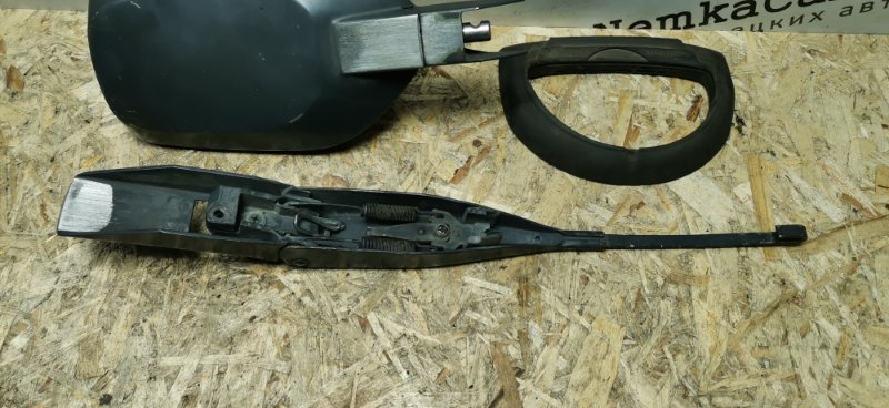 Трапеция стеклоочистителя Mercedes W124 1989 E260