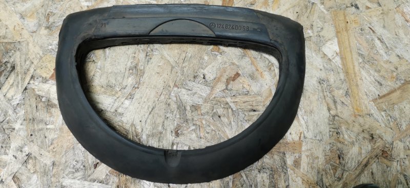 Трапеция стеклоочистителя Mercedes W124 1989 E260