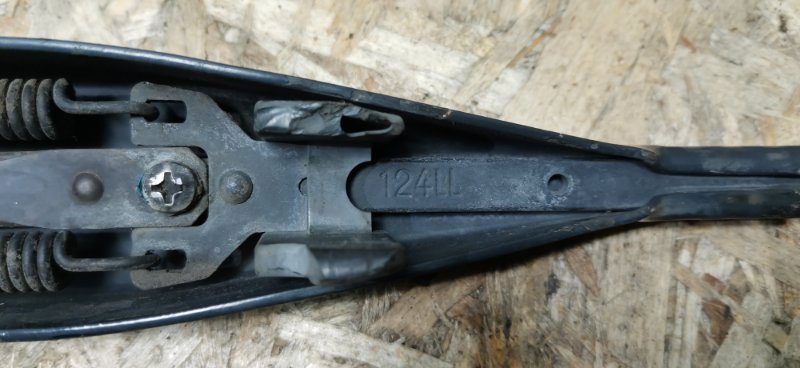 Трапеция стеклоочистителя Mercedes W124 1989 E260