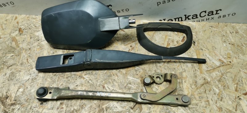 Трапеция стеклоочистителя Mercedes W124 1989 E260