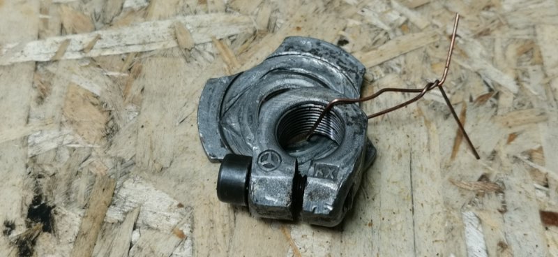 Гайка ступичная Mercedes W124 1989 E260