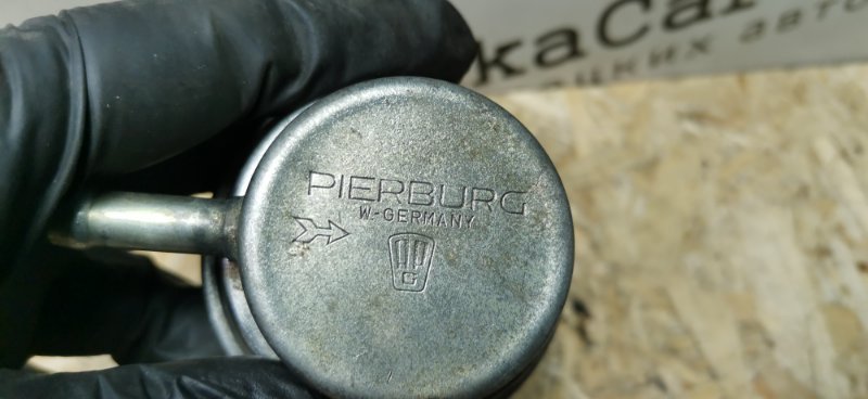 Насос топливный Mercedes w123 1980 Седан